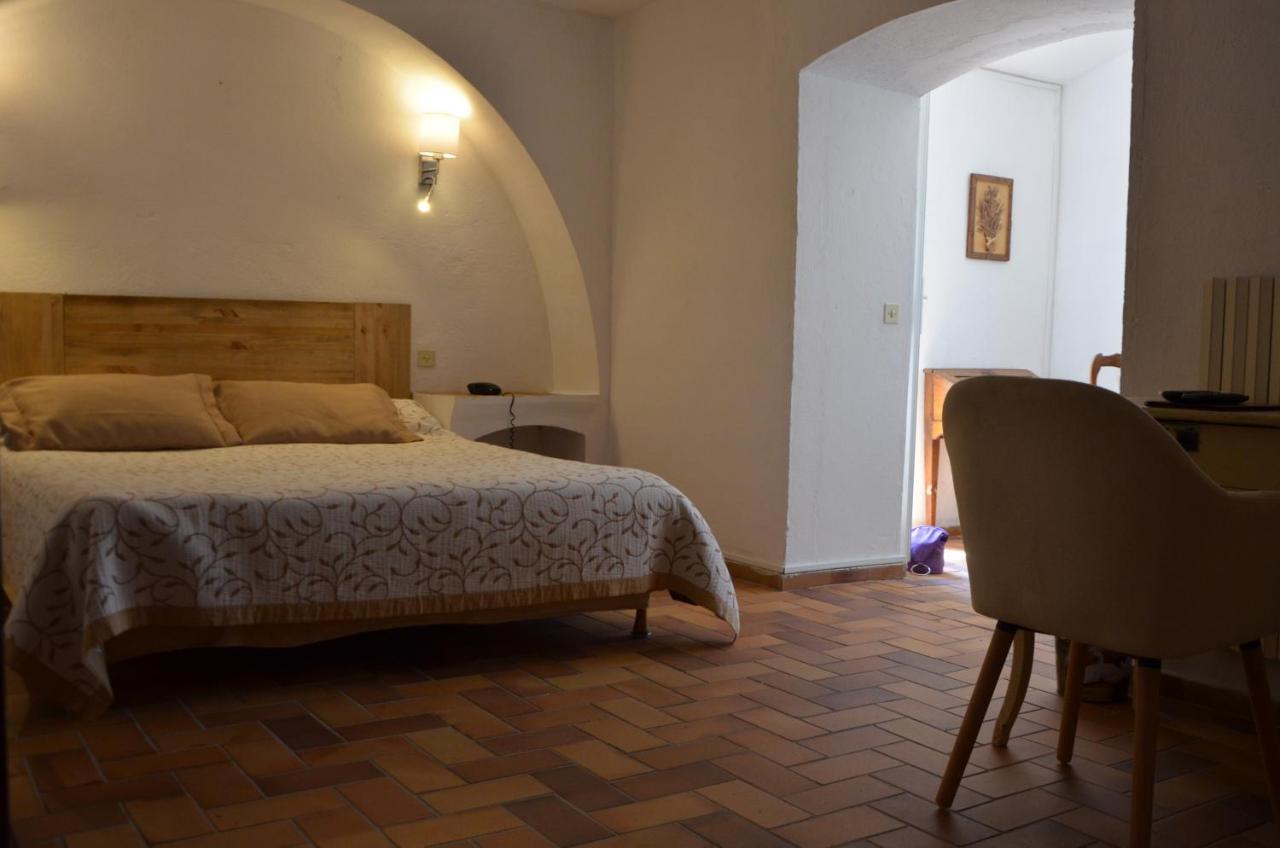 La Pierrerie Hotel Гримо Екстериор снимка
