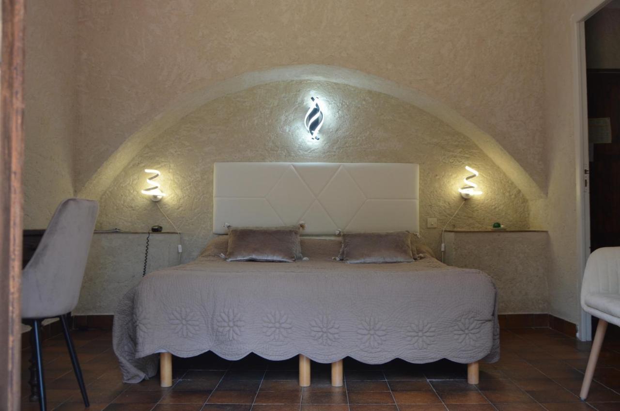 La Pierrerie Hotel Гримо Екстериор снимка