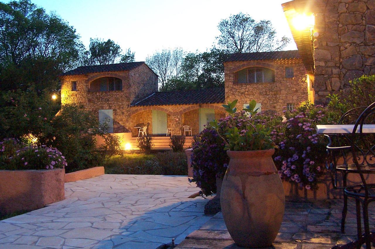 La Pierrerie Hotel Гримо Екстериор снимка