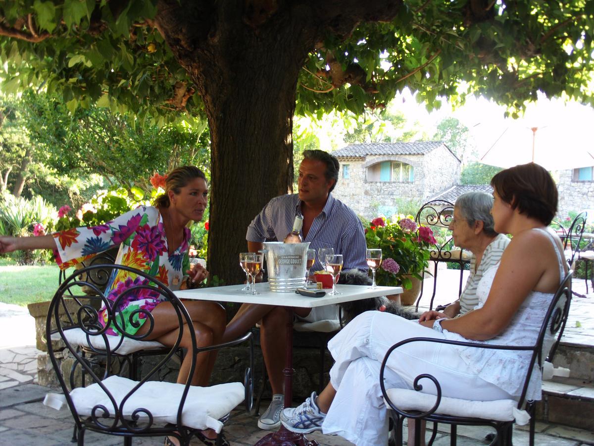 La Pierrerie Hotel Гримо Екстериор снимка