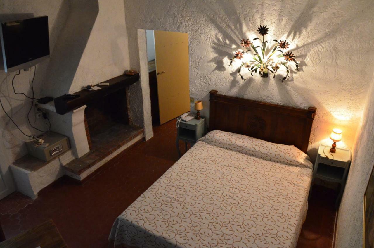 La Pierrerie Hotel Гримо Екстериор снимка